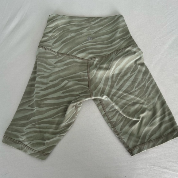 Lululemon Align Biker Short -Size 2 - Picture 10 of 15